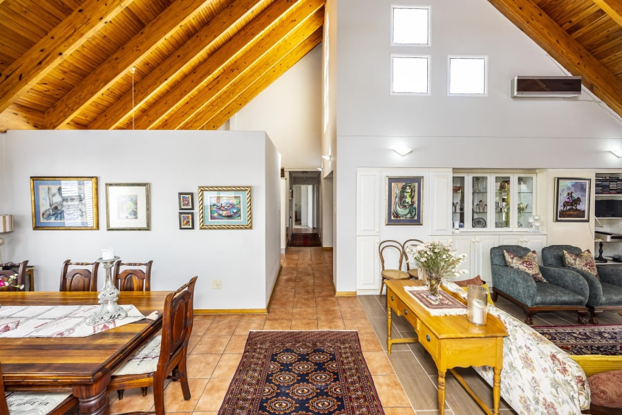 4 Bedroom Property for Sale in Bonza Bay Eastern Cape